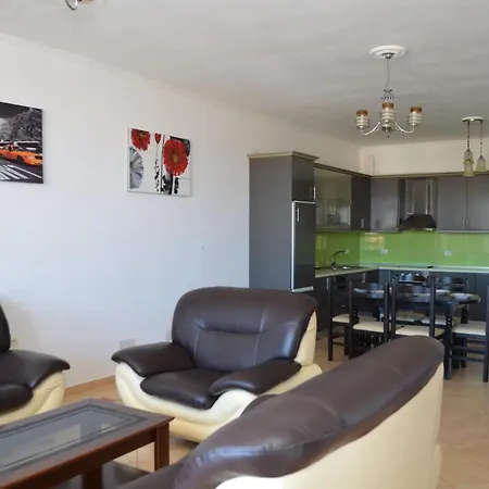 Doni Apartment